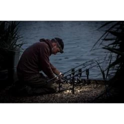 Linterna Frontal Trakker Nitellife 420 -Trakker 221102 Nitelife 420 Headtorch 05 550x550w